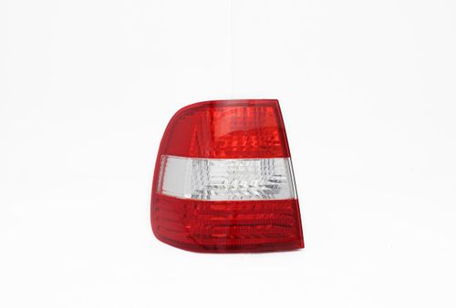 Lanterna Traseira Le (canto) Volkswagen Polo 03-M07/06  SEDAN / Arteb 460339