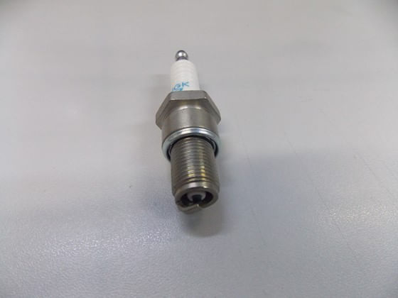 Vela de Ignição NGK BR8ES-D original para Celta Corsa Onix Prisma